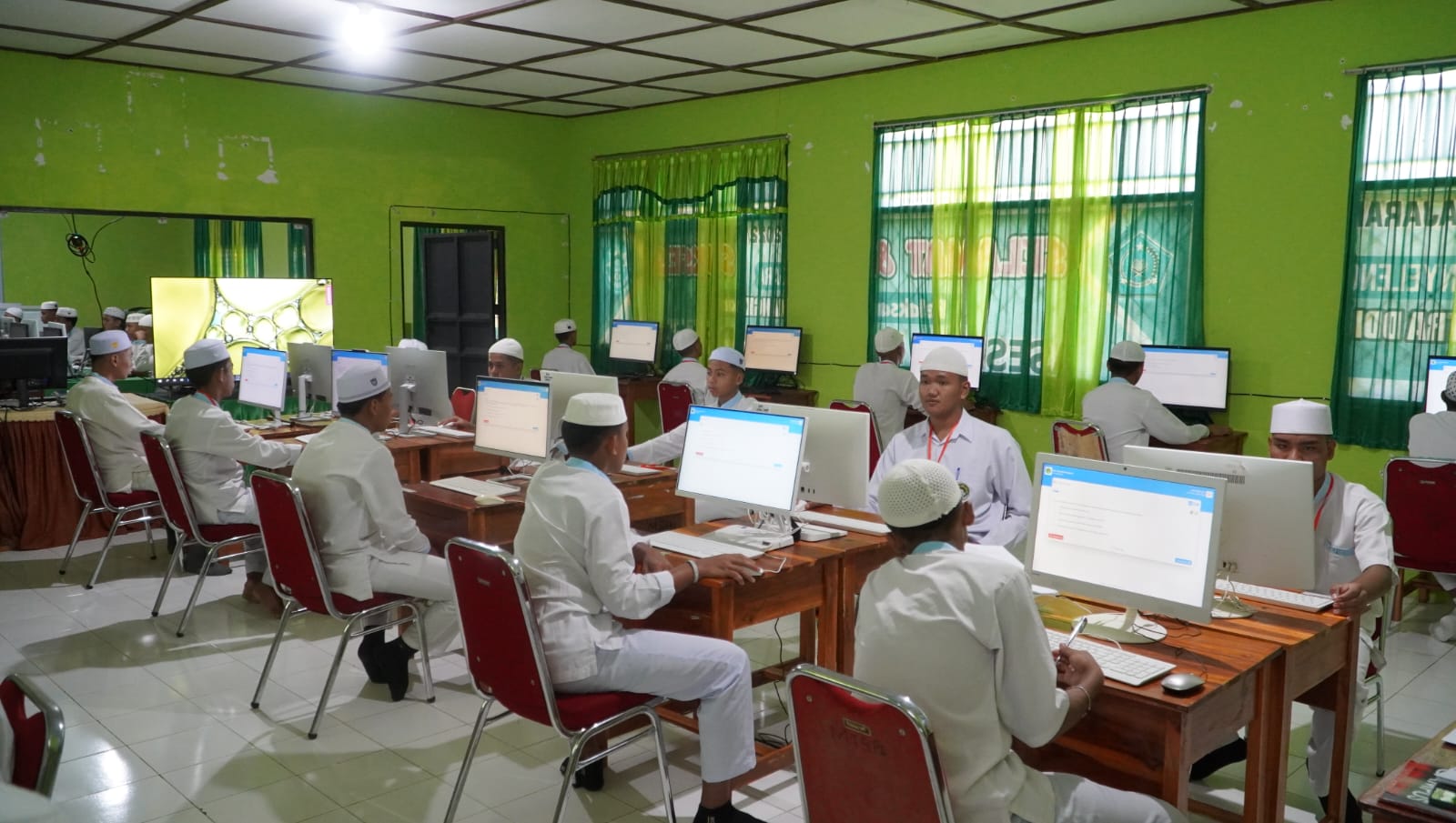 Pelaksaan Ujian Akhir Madrasah Kelas IX MTs Putra DDI Mangkoso Resmi Dimulai